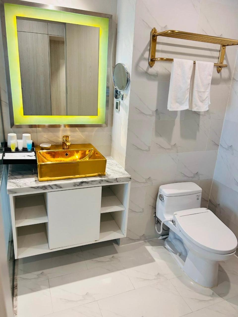Golden Apartment With Sea View Дананг Экстерьер фото