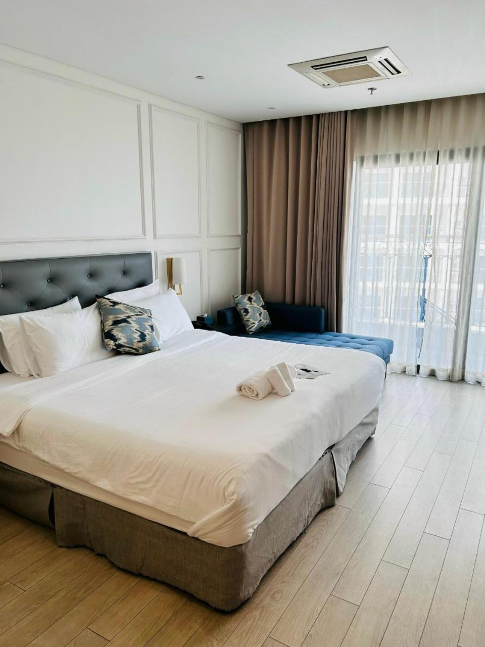 Golden Apartment With Sea View Дананг Экстерьер фото